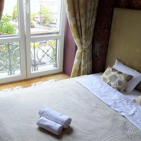 ルームズ マルシャウコフスカ バイ ワルシャワレジデンス グループ